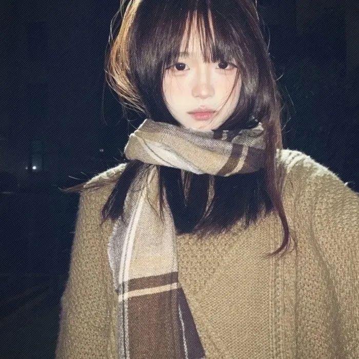 只在那里发光 海报